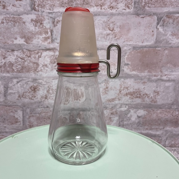 federal Kitchen Vintage Food Nut Chopper Glass Jar 75 Inches Tall Plastic Measuring Cup Top